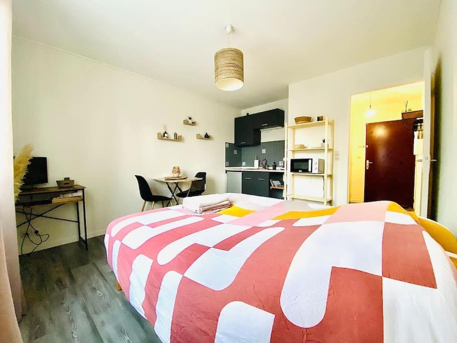 Au Calme Confort & Proche Centre Apartamento Le Mans Exterior foto